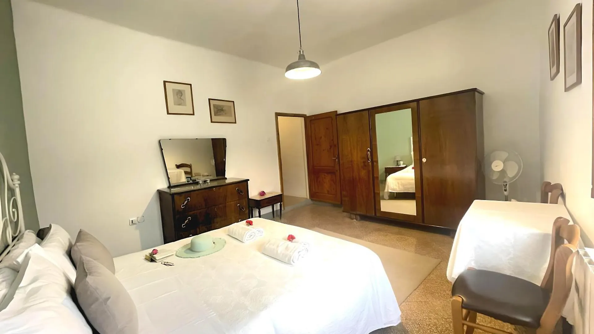 Pensión Hotel La Casa Di Ines San Gimignano Italia