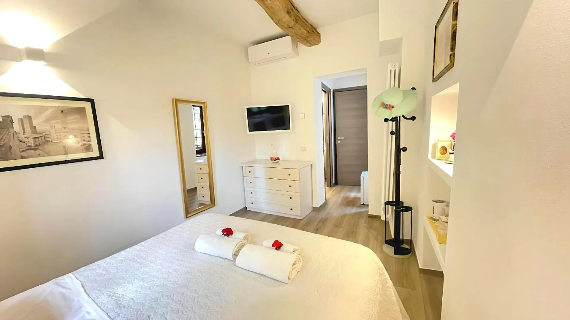 Hotel La Casa Di Ines San Gimignano Pensión