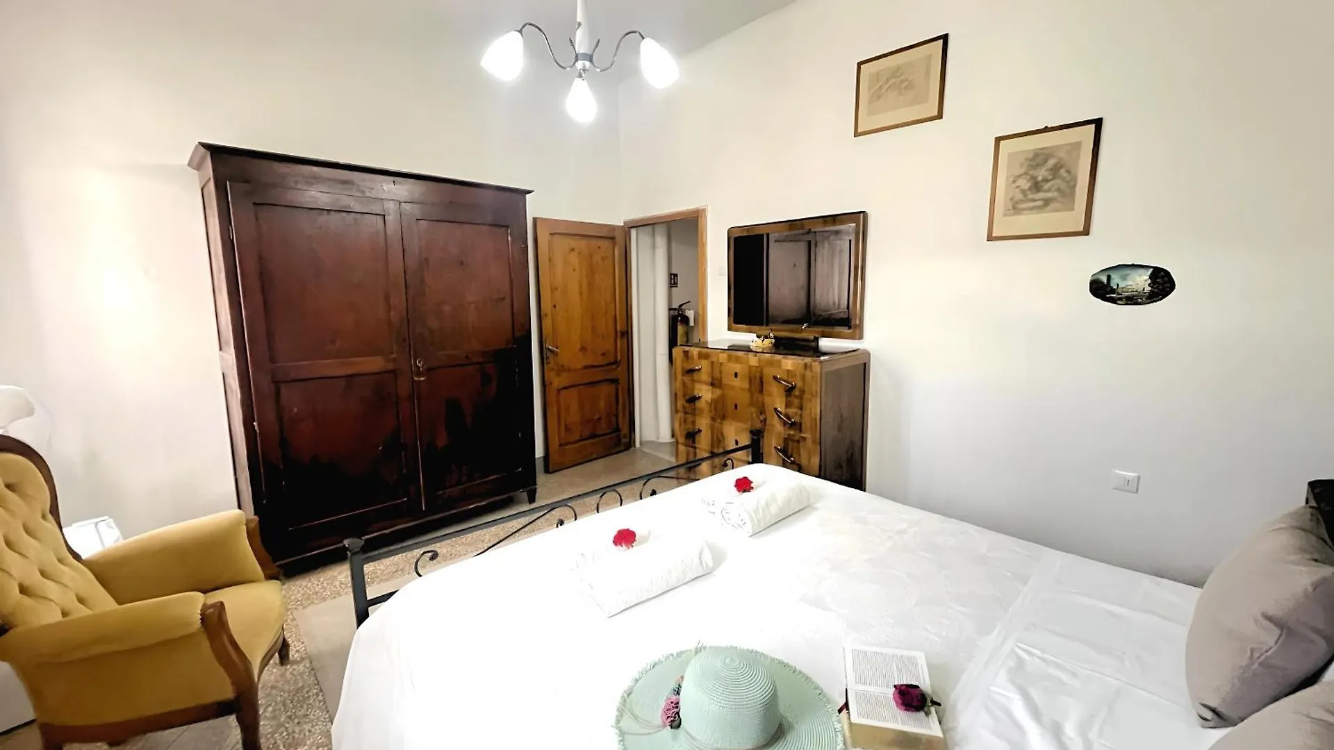 La Casa Di Ines Hotel San Gimignano Italy